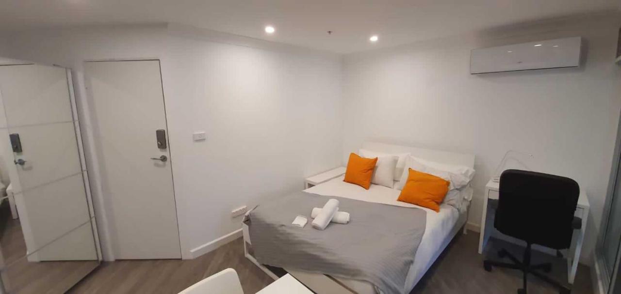 Dana-Cozy Studio With Shared Entry In The City Canberra Ngoại thất bức ảnh