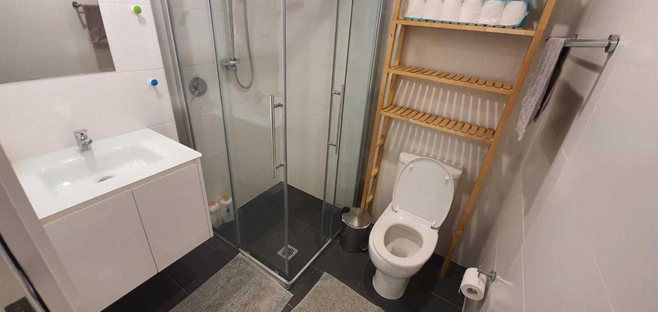 Dana-Cozy Studio With Shared Entry In The City Canberra Ngoại thất bức ảnh